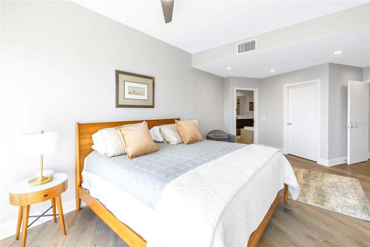 175 1st Street S, Unit 1006, Saint Petersburg, FL 33701 Photo