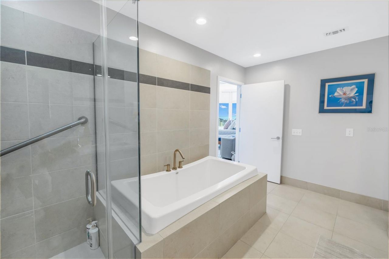 175 1st Street S, Unit 1006, Saint Petersburg, FL 33701 Photo