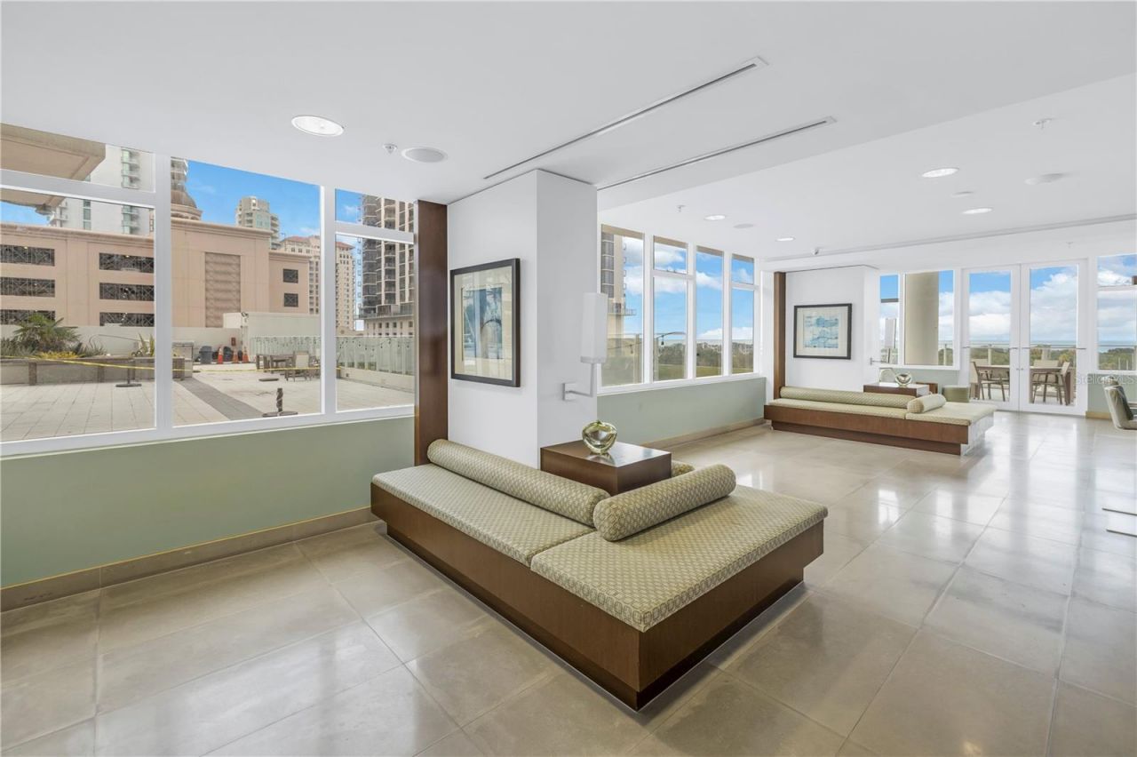 175 1st Street S, Unit 1006, Saint Petersburg, FL 33701 Photo