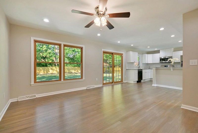 8045 Nantuckett Avenue Photo 4