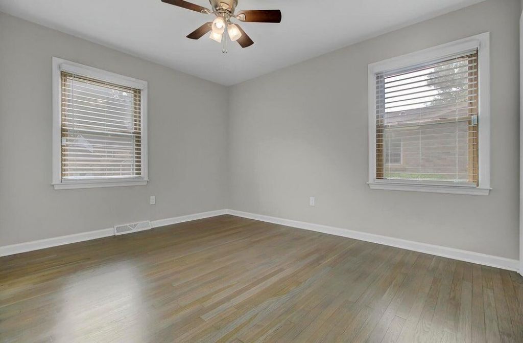 8045 Nantuckett Avenue Photo 9