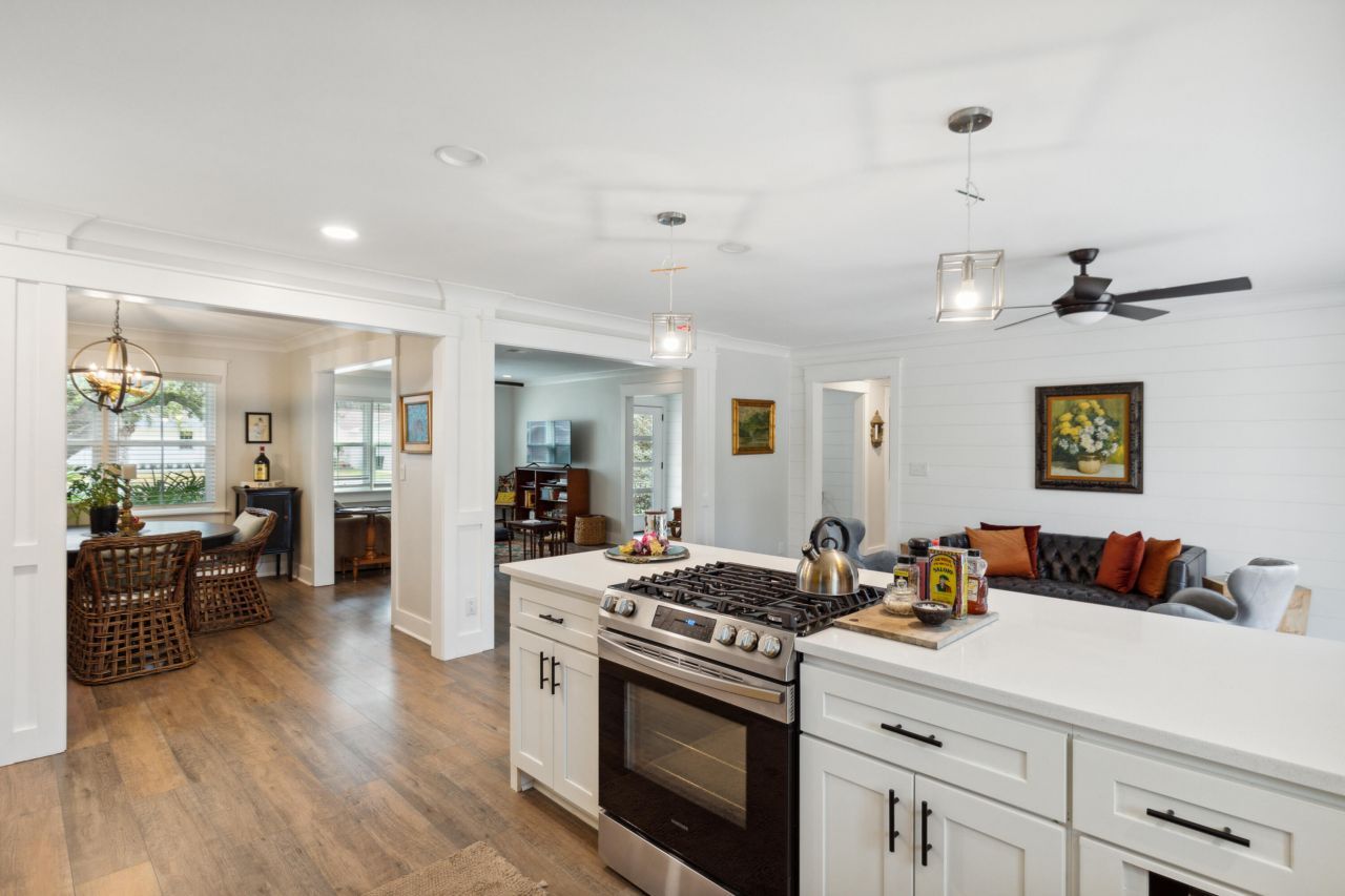 31 Farmfield Avenue Photo 12