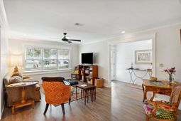 31 Farmfield Avenue photo 4