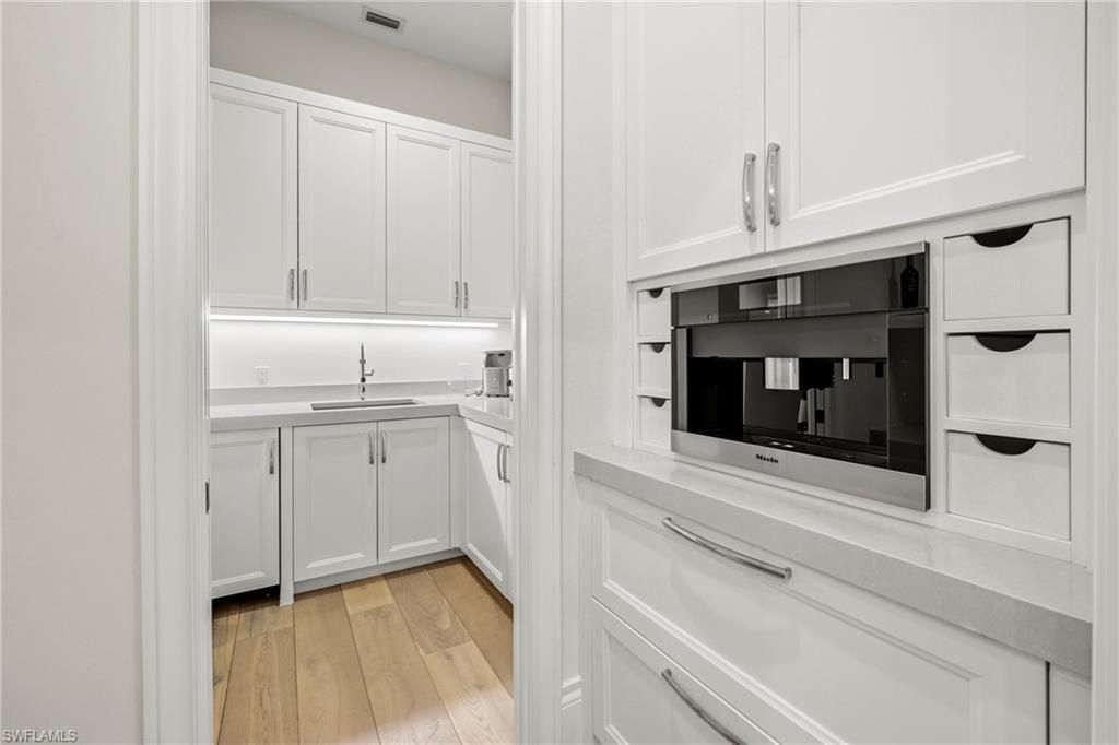 215 3rd Ave N, Naples, FL 34102 Photo