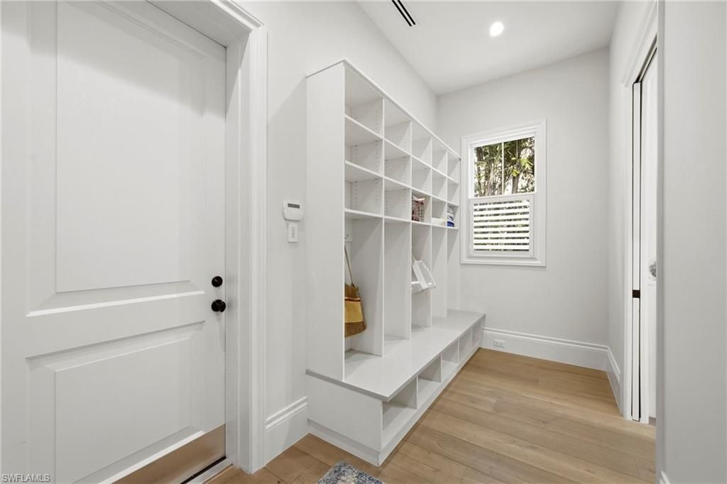 215 3rd Ave N, Naples, FL 34102 Photo