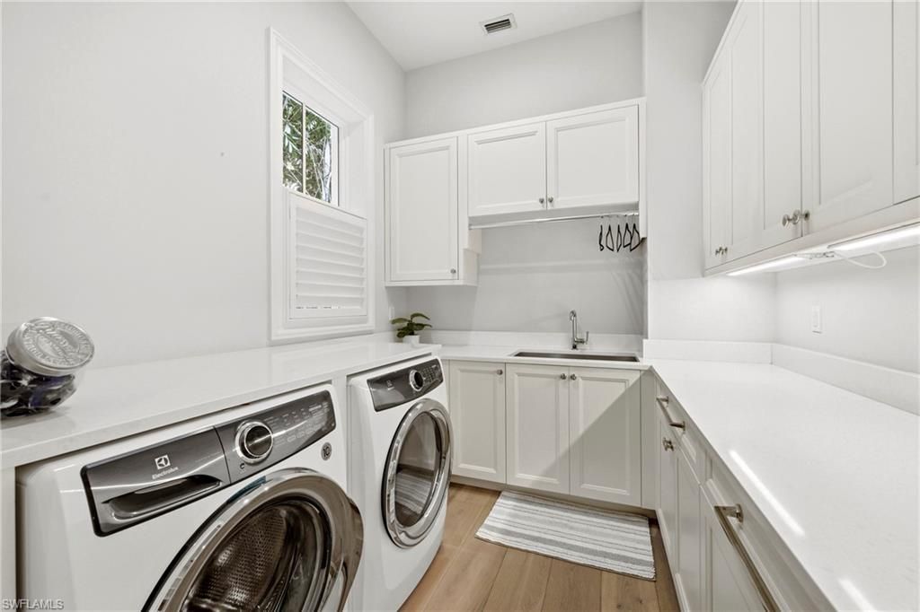215 3rd Ave N, Naples, FL 34102 Photo