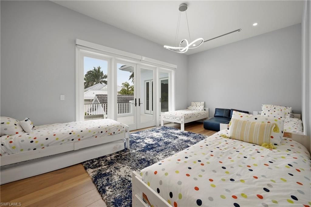215 3rd Ave N, Naples, FL 34102 Photo