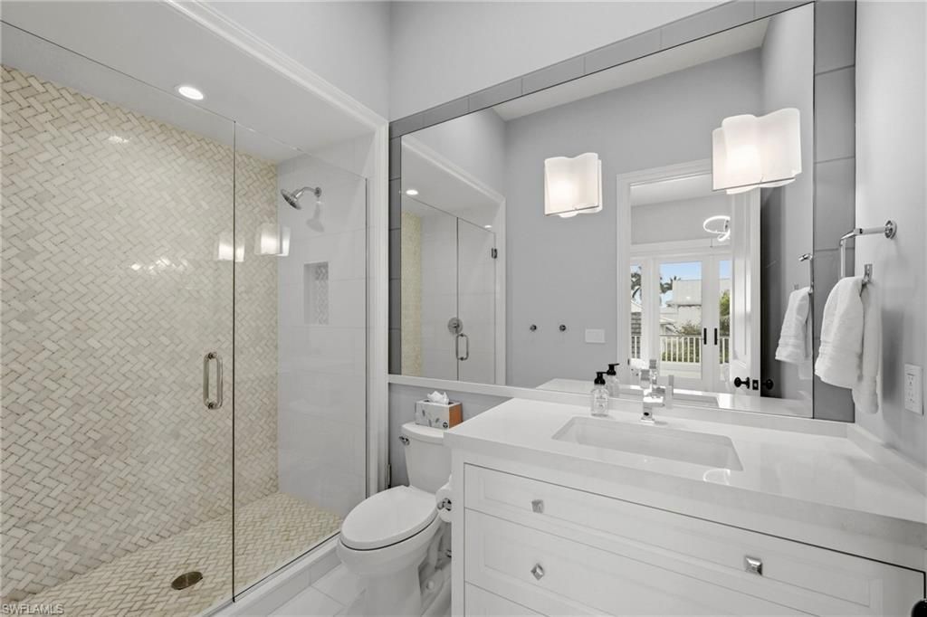 215 3rd Ave N, Naples, FL 34102 Photo