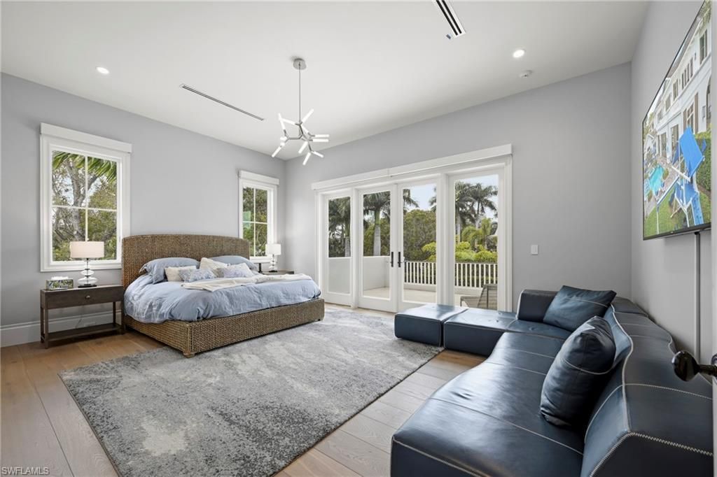 215 3rd Ave N, Naples, FL 34102 Photo