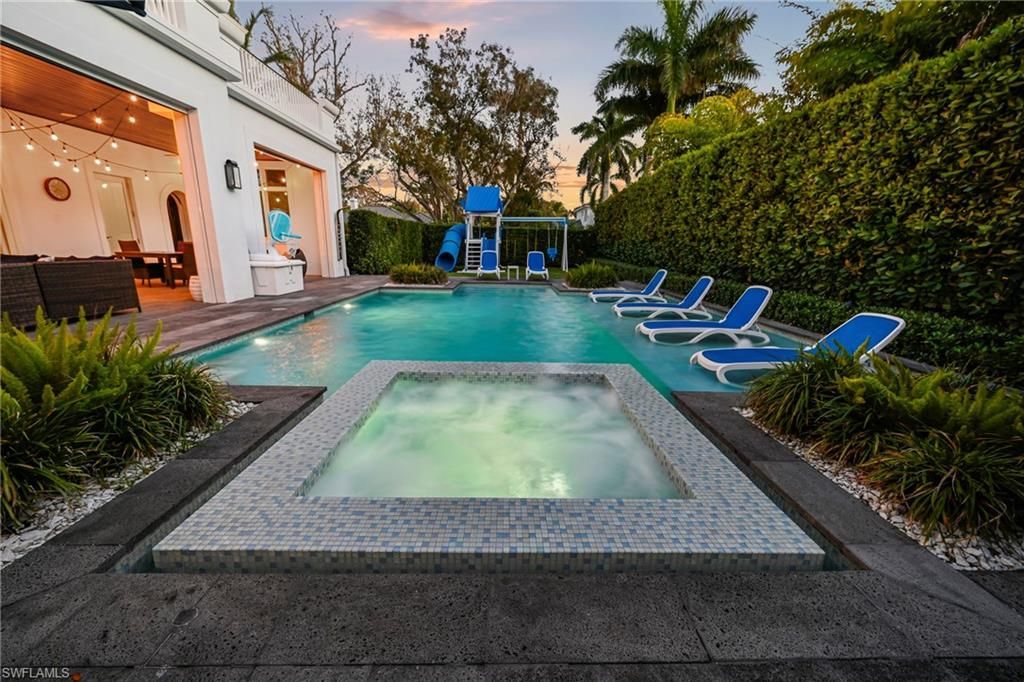 215 3rd Ave N, Naples, FL 34102 Photo