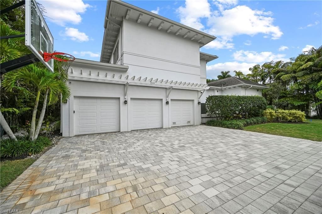 215 3rd Ave N, Naples, FL 34102 Photo