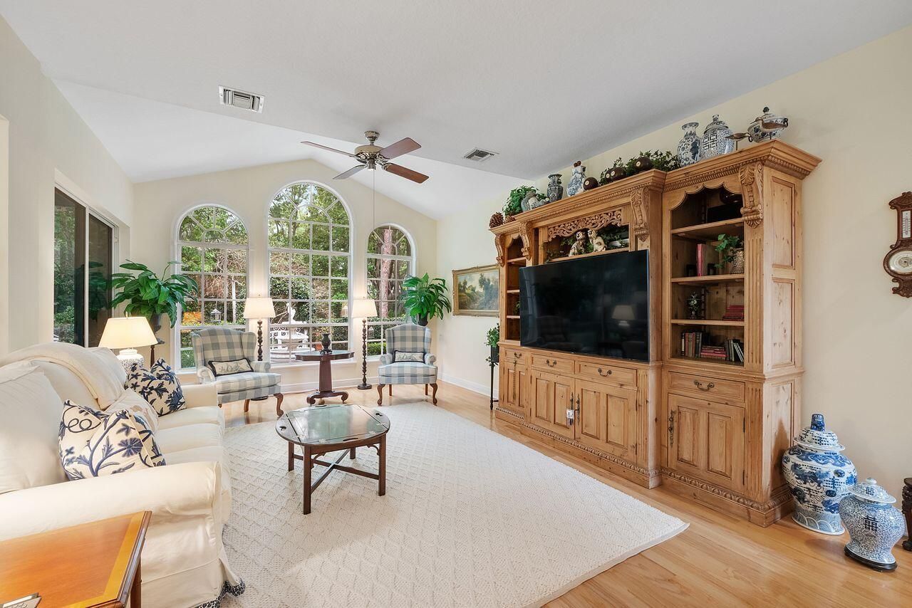 152 Oakwood Lane, Palm Beach Gardens, FL 33410 Photo