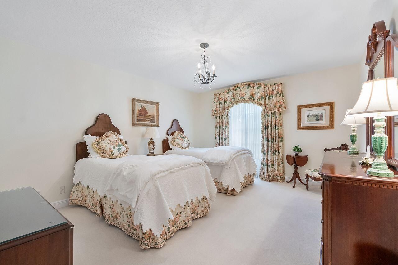 152 Oakwood Lane, Palm Beach Gardens, FL 33410 Photo