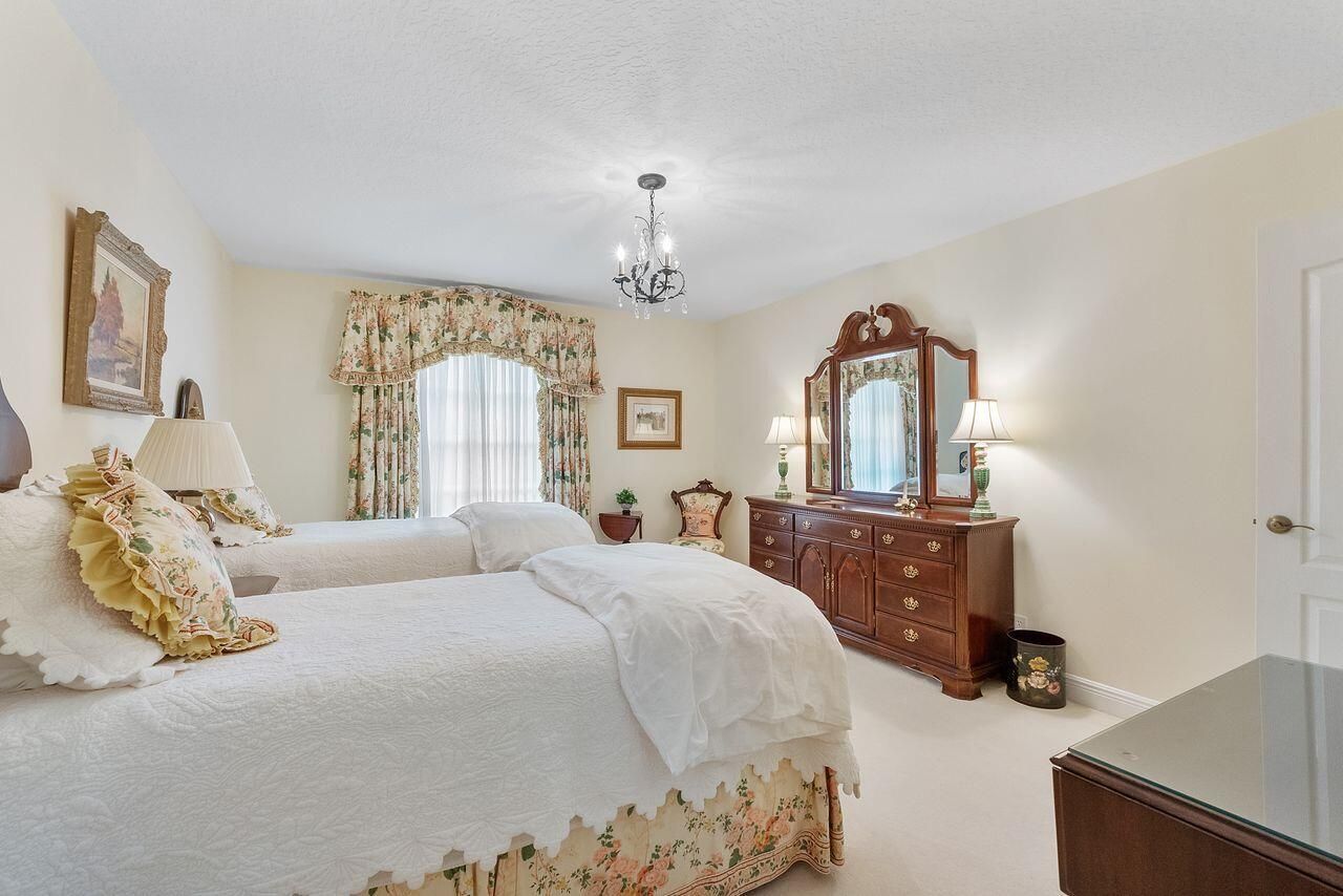 152 Oakwood Lane, Palm Beach Gardens, FL 33410 Photo