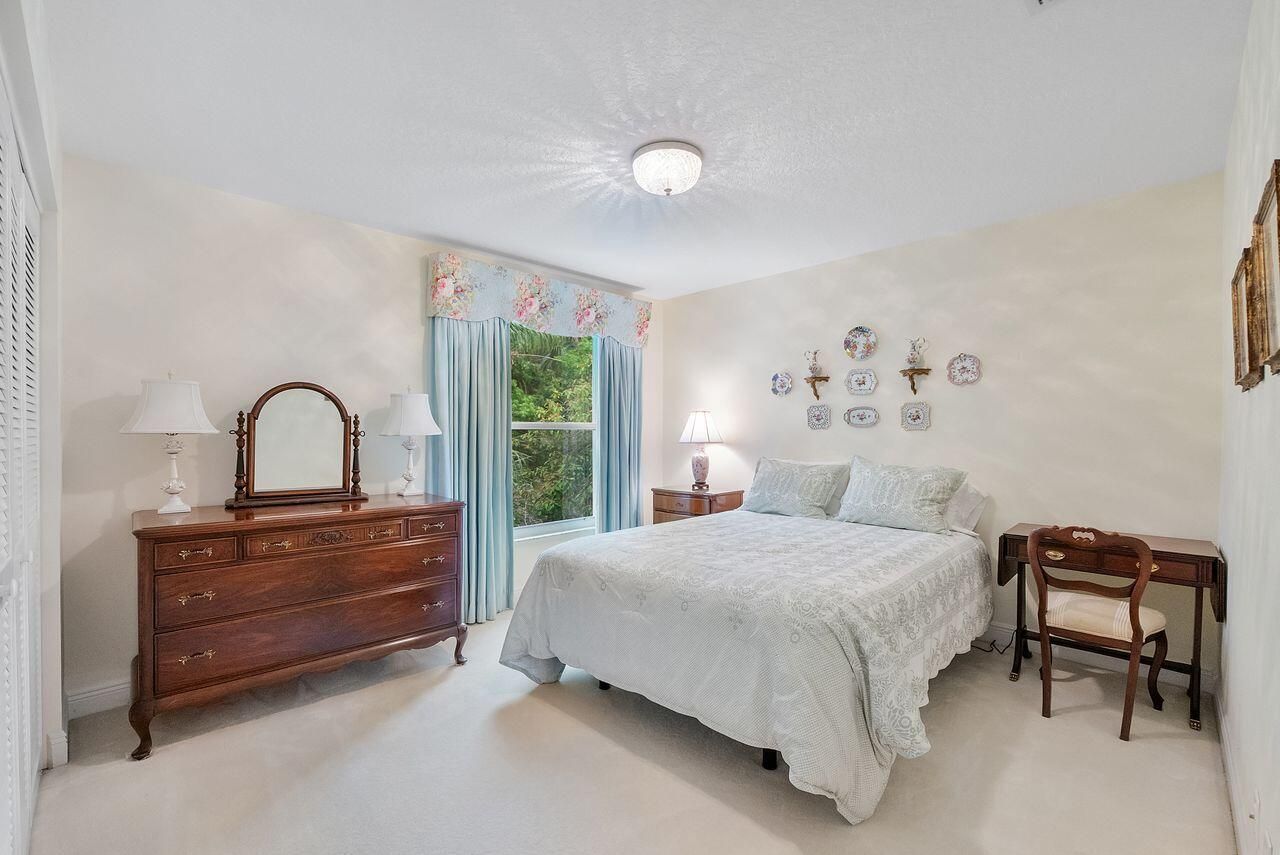 152 Oakwood Lane, Palm Beach Gardens, FL 33410 Photo