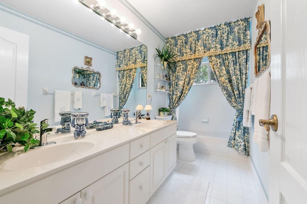 152 Oakwood Lane, Palm Beach Gardens, FL 33410 Photo