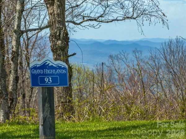 487 Grand Highland Drive, Hendersonville, NC 28792