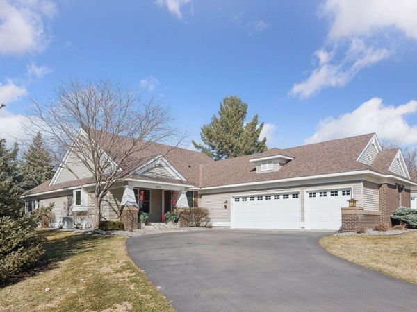 9813 Wedgewood Circle, Woodbury, MN 55125