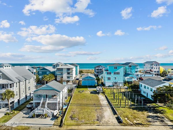 906 Canal Drive , Carolina Beach, NC 28428