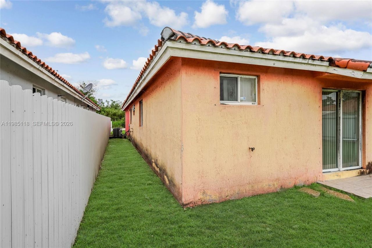 12418 SW 230th St , Miami, FL 33170 Photo