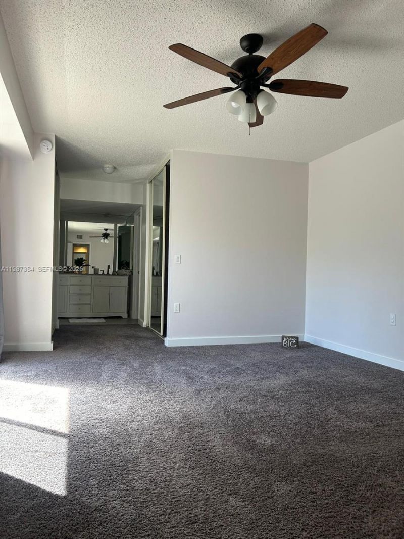 1700 Embassy Dr, Unit 204, West Palm Beach, FL 33401 Photo