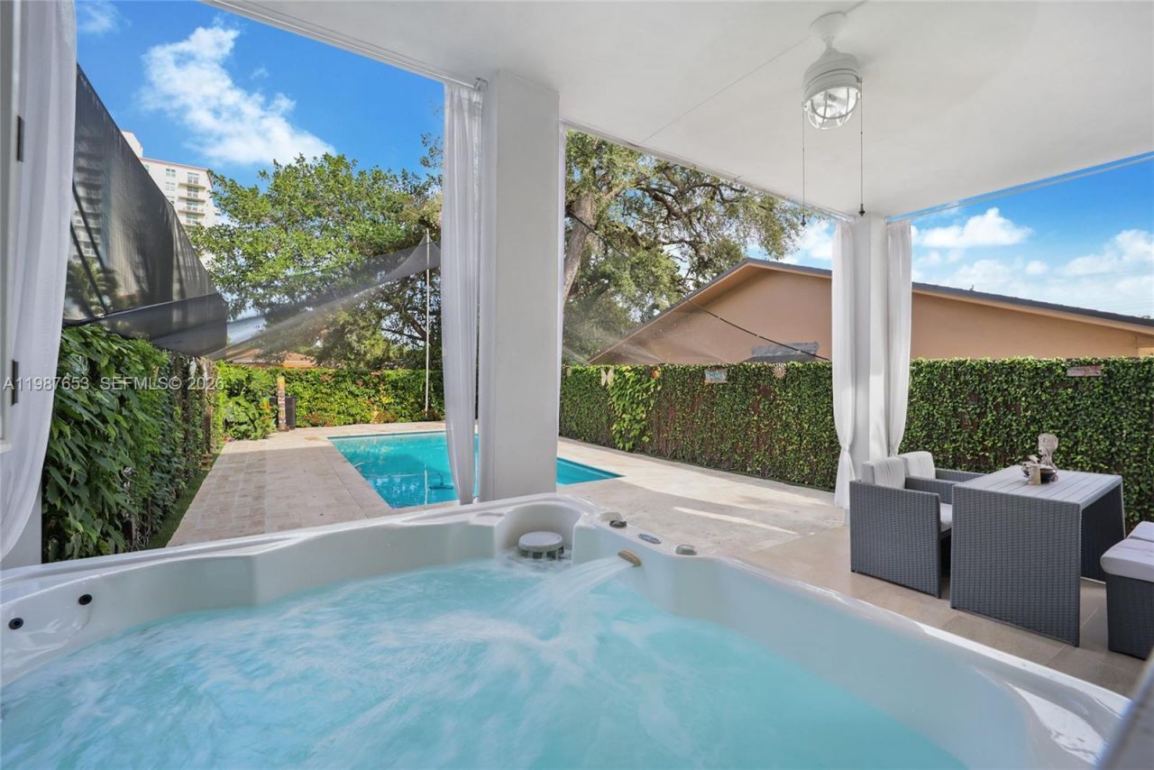 2943 SW 23rd St , Miami, FL 33145 Photo