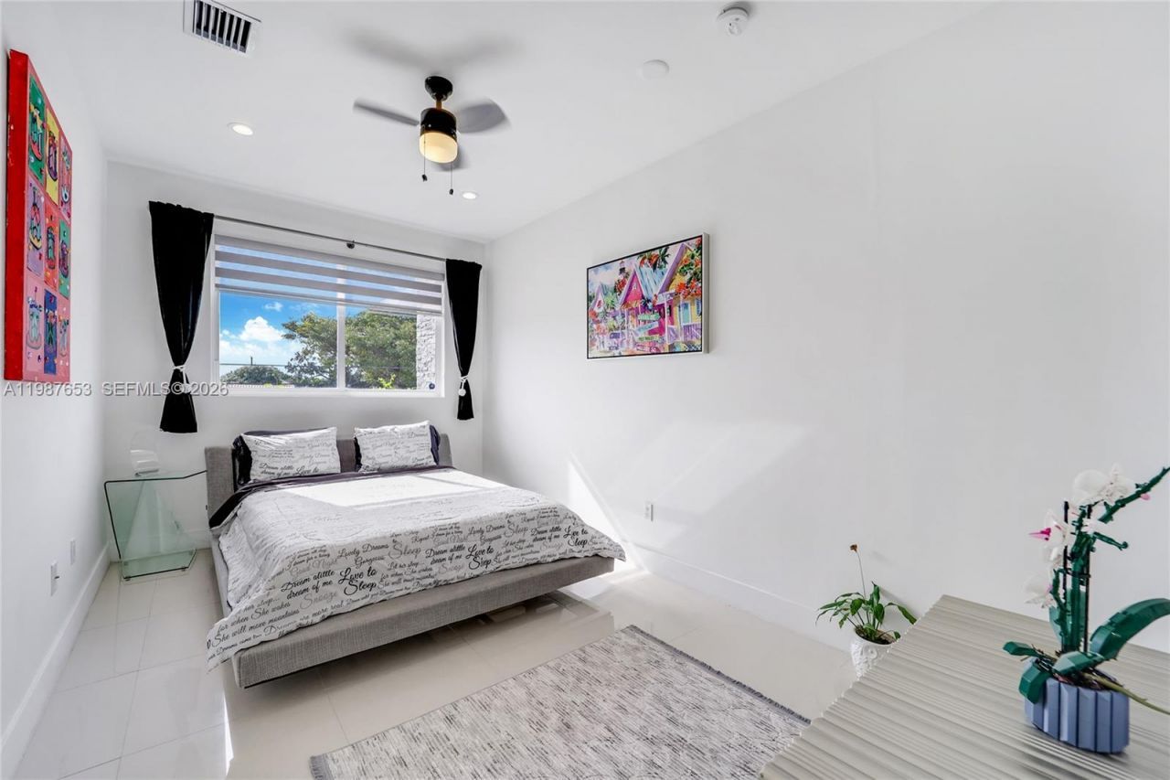 2943 SW 23rd St , Miami, FL 33145 Photo