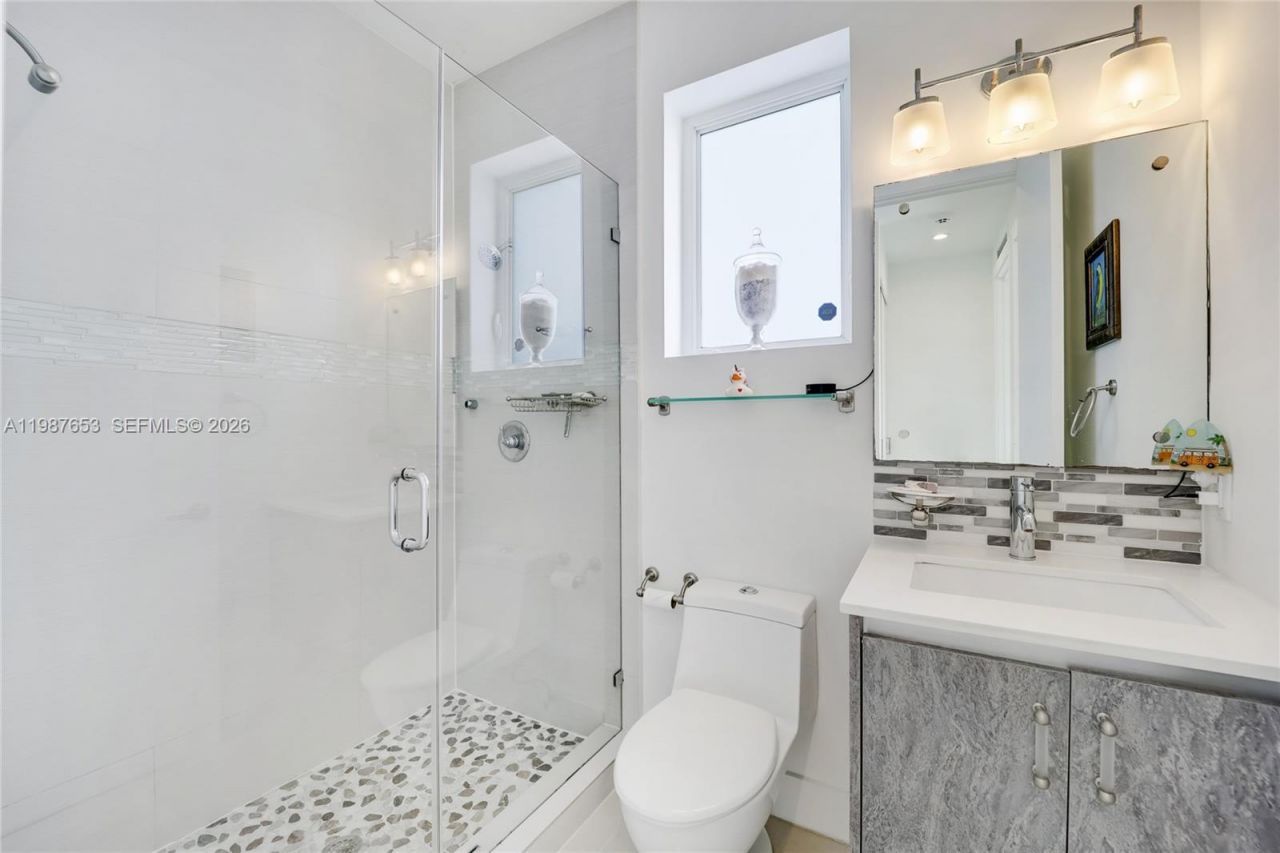 2943 SW 23rd St , Miami, FL 33145 Photo