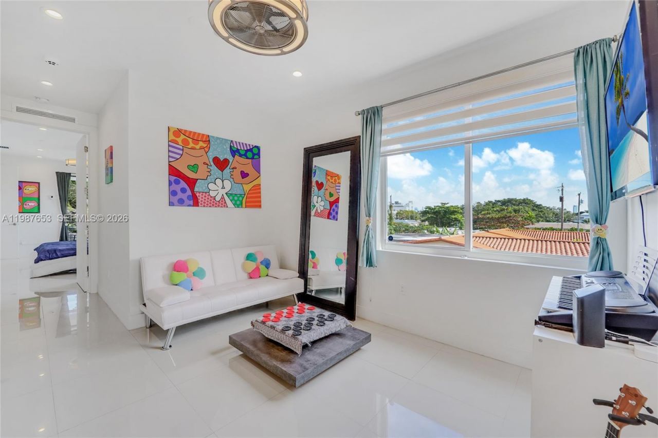 2943 SW 23rd St , Miami, FL 33145 Photo