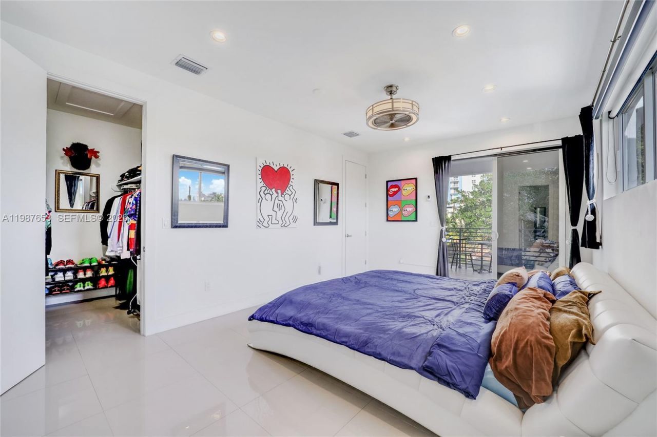 2943 SW 23rd St , Miami, FL 33145 Photo