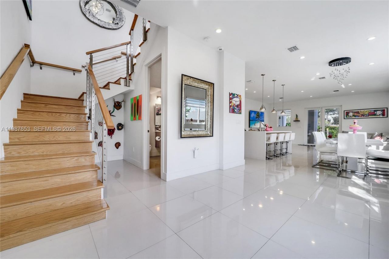 2943 SW 23rd St , Miami, FL 33145 Photo