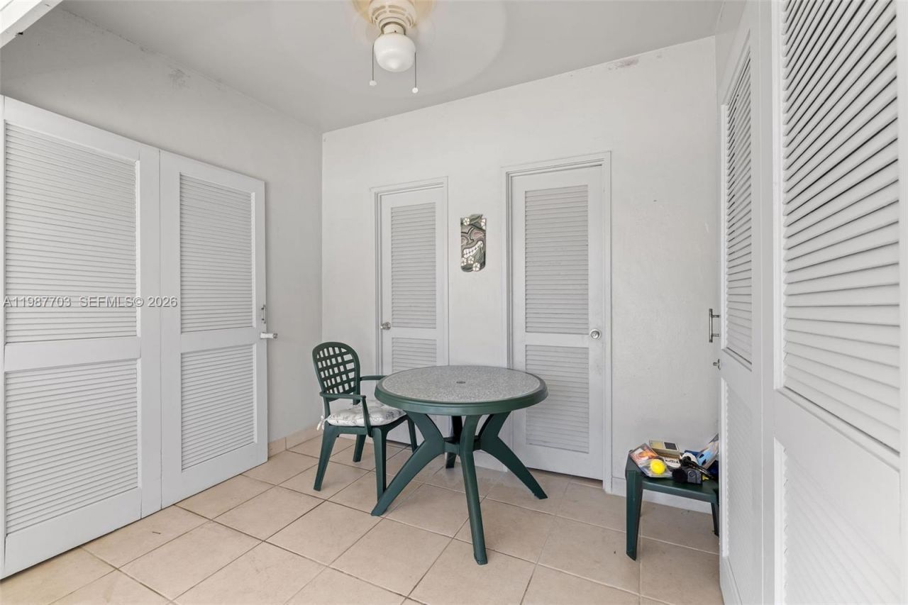 5055 Collins Ave , Unit CAB14, Miami Beach, FL 33140 Photo