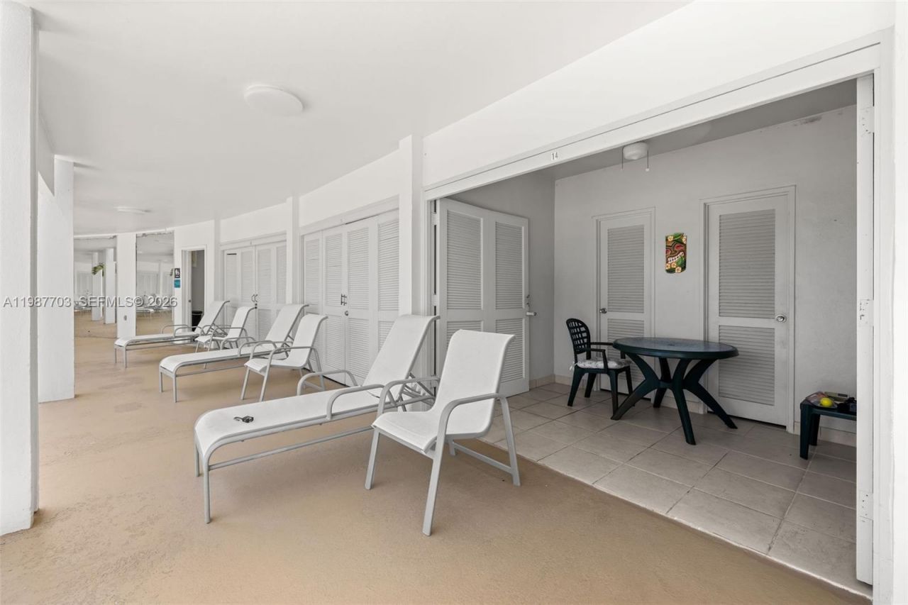 5055 Collins Ave , Unit CAB14, Miami Beach, FL 33140 Photo