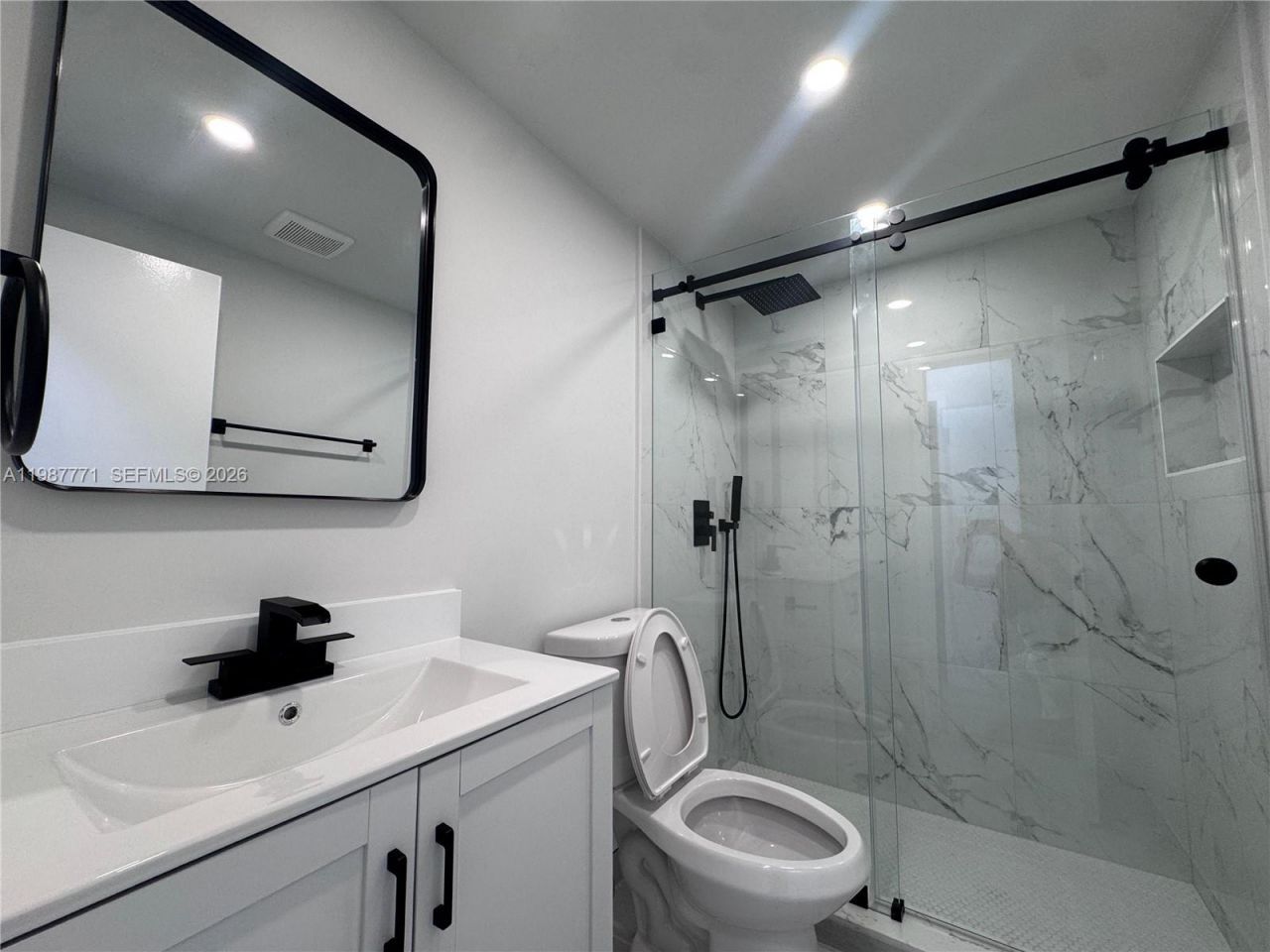 455 Golden Isles Dr , Unit 203, Hallandale Beach, FL 33009 Photo