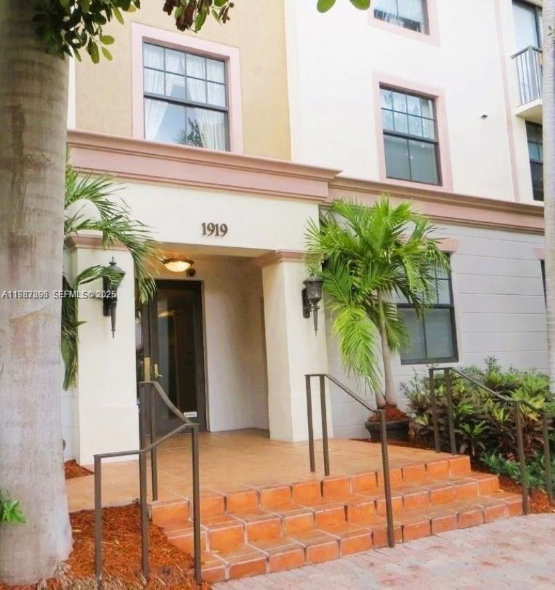 1919 Van Buren St, Unit 111A, Hollywood, FL 33020 Photo