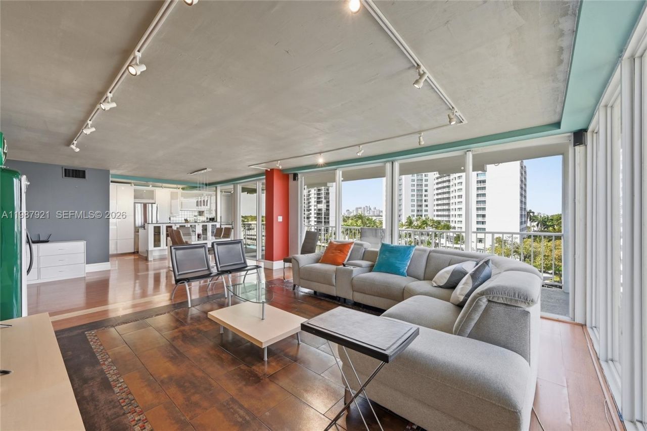 2800 E Sunrise Blvd , Unit 7F, Fort Lauderdale, FL 33304 Photo