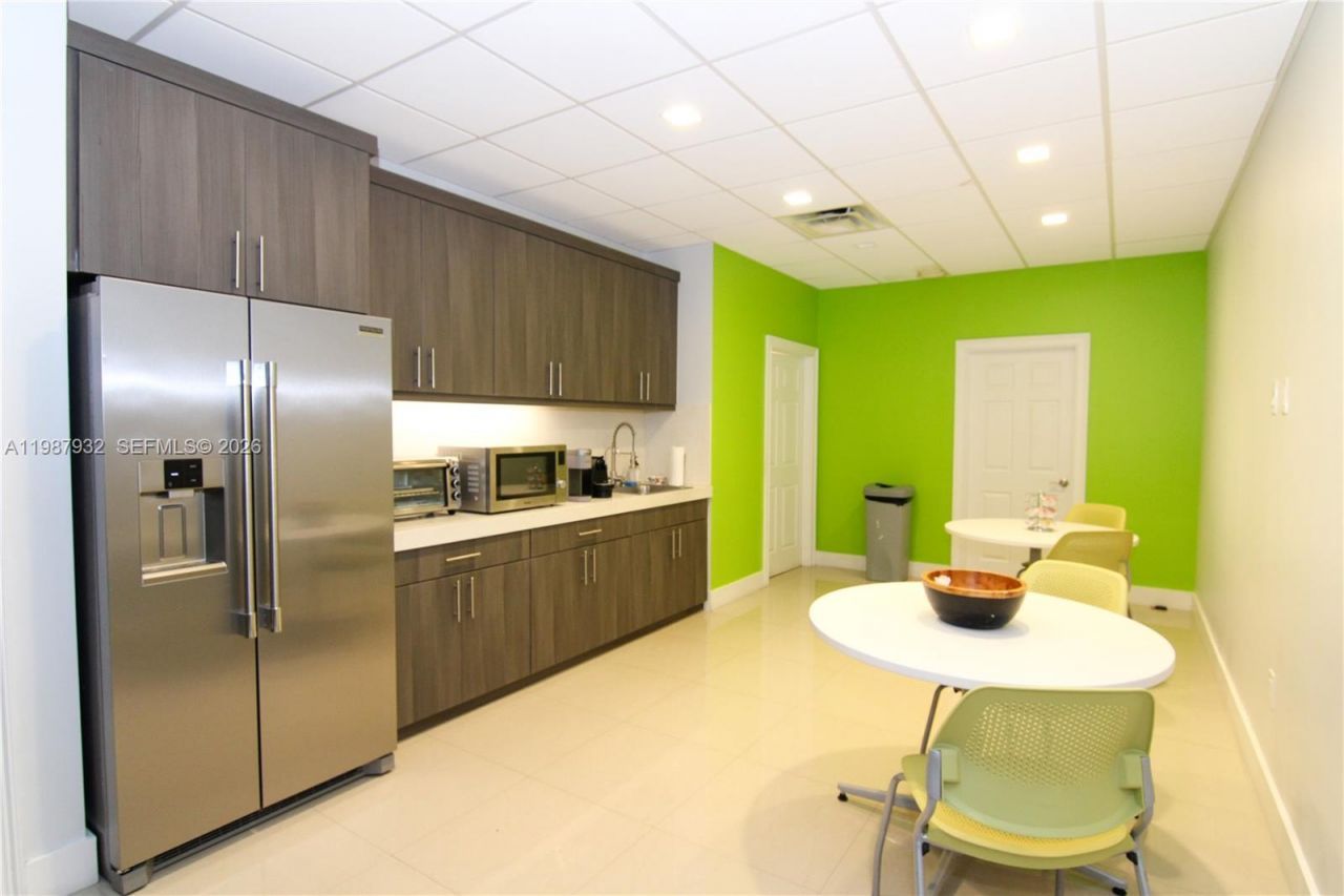 8119 NW 33rd St, Unit 8119, Doral, FL 33122 Photo