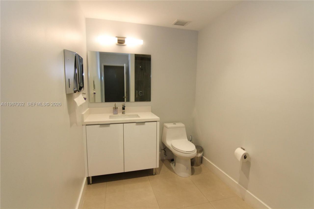 8119 NW 33rd St, Unit 8119, Doral, FL 33122 Photo