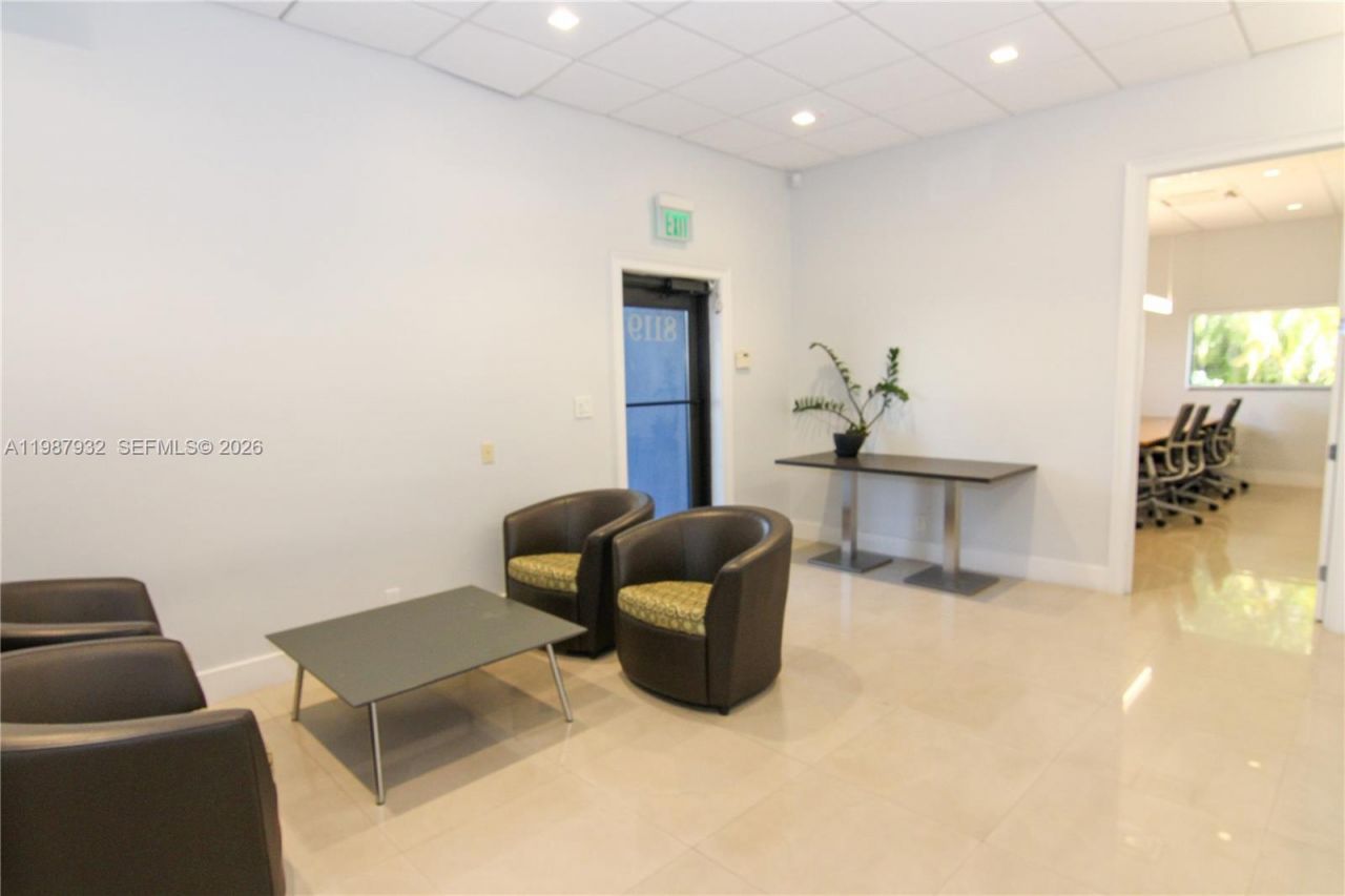 8119 NW 33rd St, Unit 8119, Doral, FL 33122 Photo