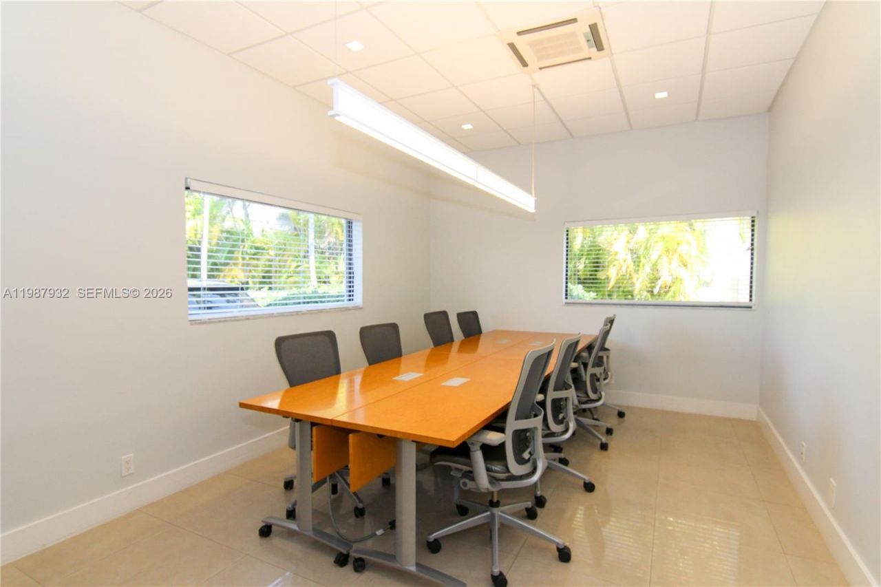 8119 NW 33rd St, Unit 8119, Doral, FL 33122 Photo
