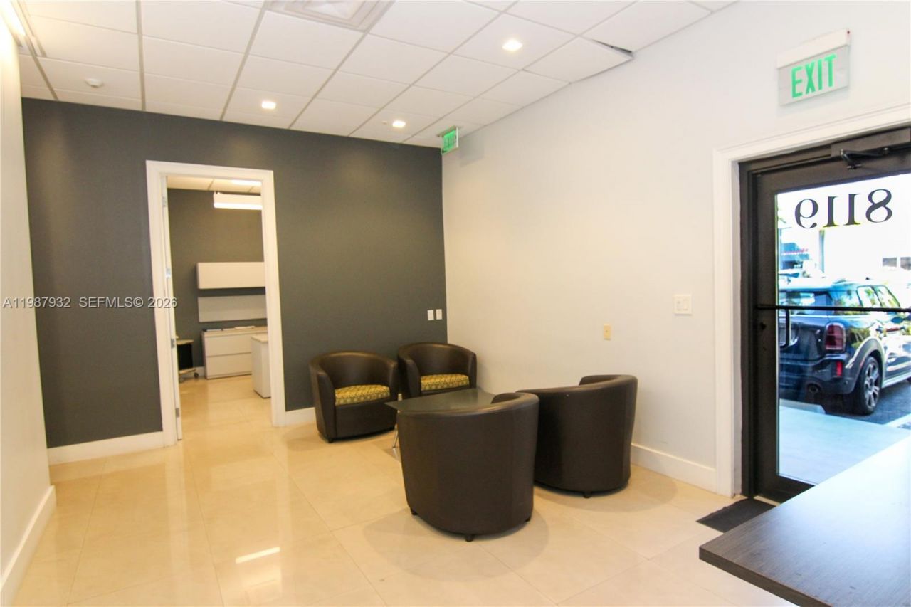 8119 NW 33rd St, Unit 8119, Doral, FL 33122 Photo