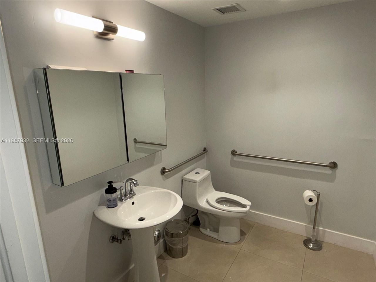 8119 NW 33rd St, Unit 8119, Doral, FL 33122 Photo