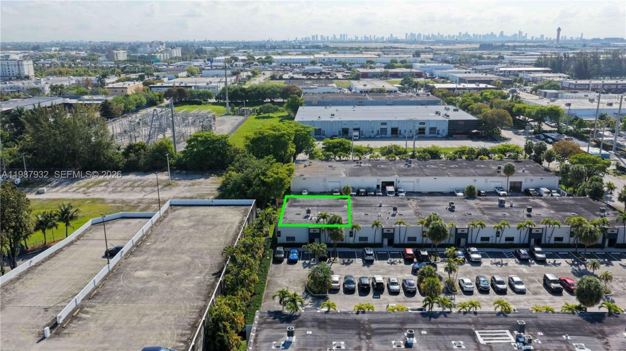8119 NW 33rd St, Unit 8119, Doral, FL 33122 Photo