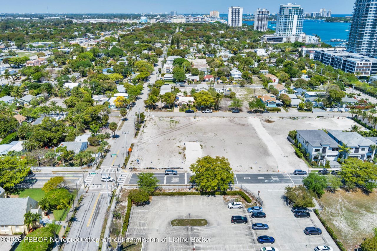 481 40th Street, West Palm Beach, FL 33407 Photo