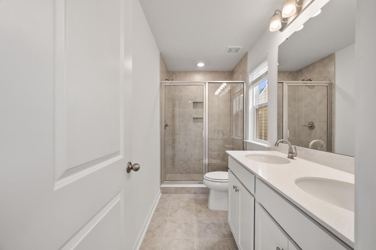 1931 Orangeburg Street Photo 6