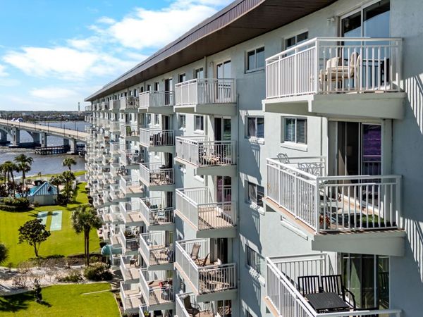 100 Silver Beach Avenue, Unit 808, Daytona Beach, FL 32118