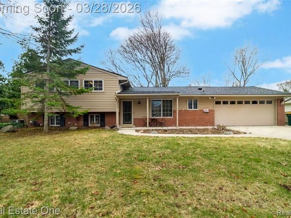 28781 Ravenwood Street, Farmington Hills, MI 48334