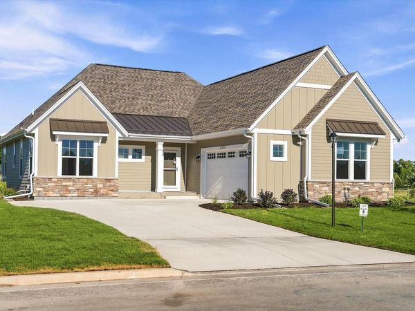 W214N4932 Casey COURT, Menomonee Falls, WI 53051