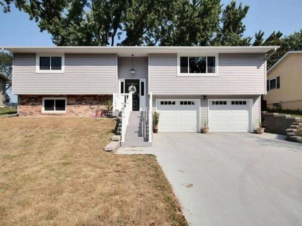 1025 Pierce STREET, Onalaska, WI 54650