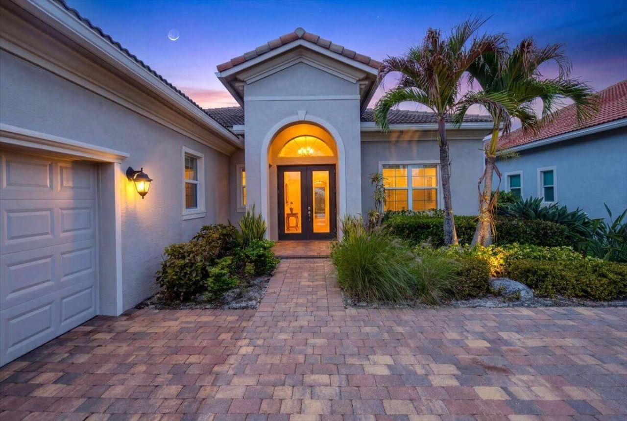 9116 SW Pepoli Way, Port Saint Lucie, FL 34987 Photo